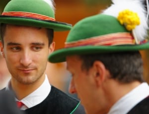men's green hat thumbnail