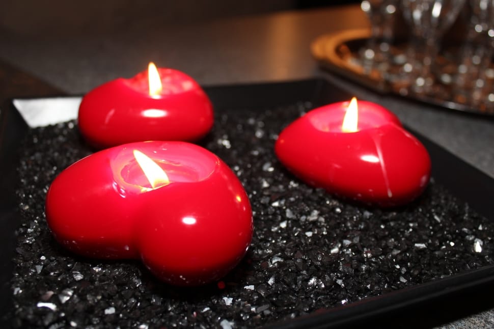3 red heart tealight candles preview