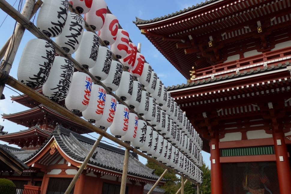 white kanji script lantern set preview