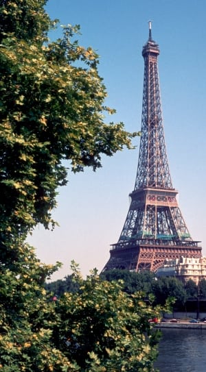 Eiffel Tower landscape at daytime thumbnail