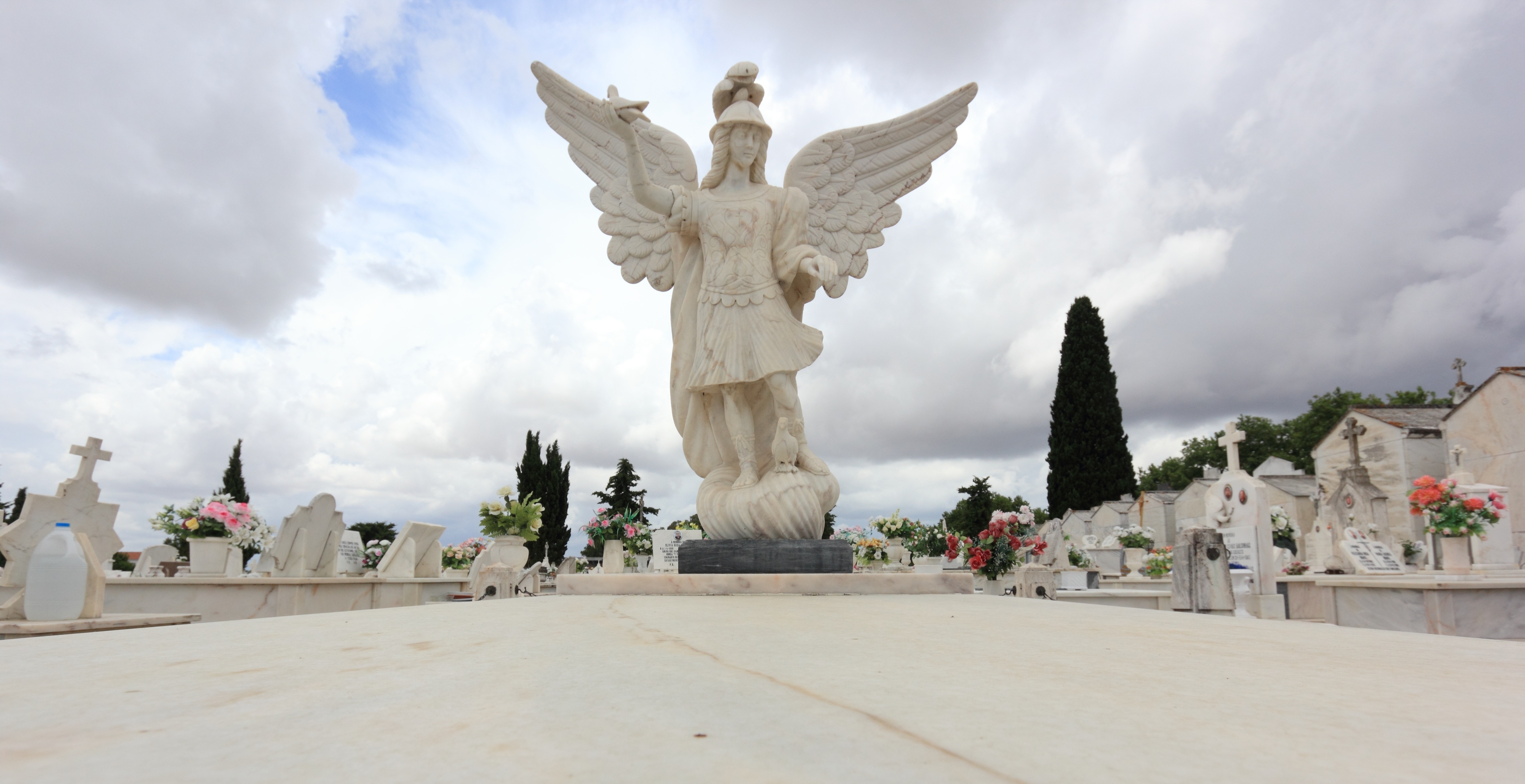 white stone angel statue