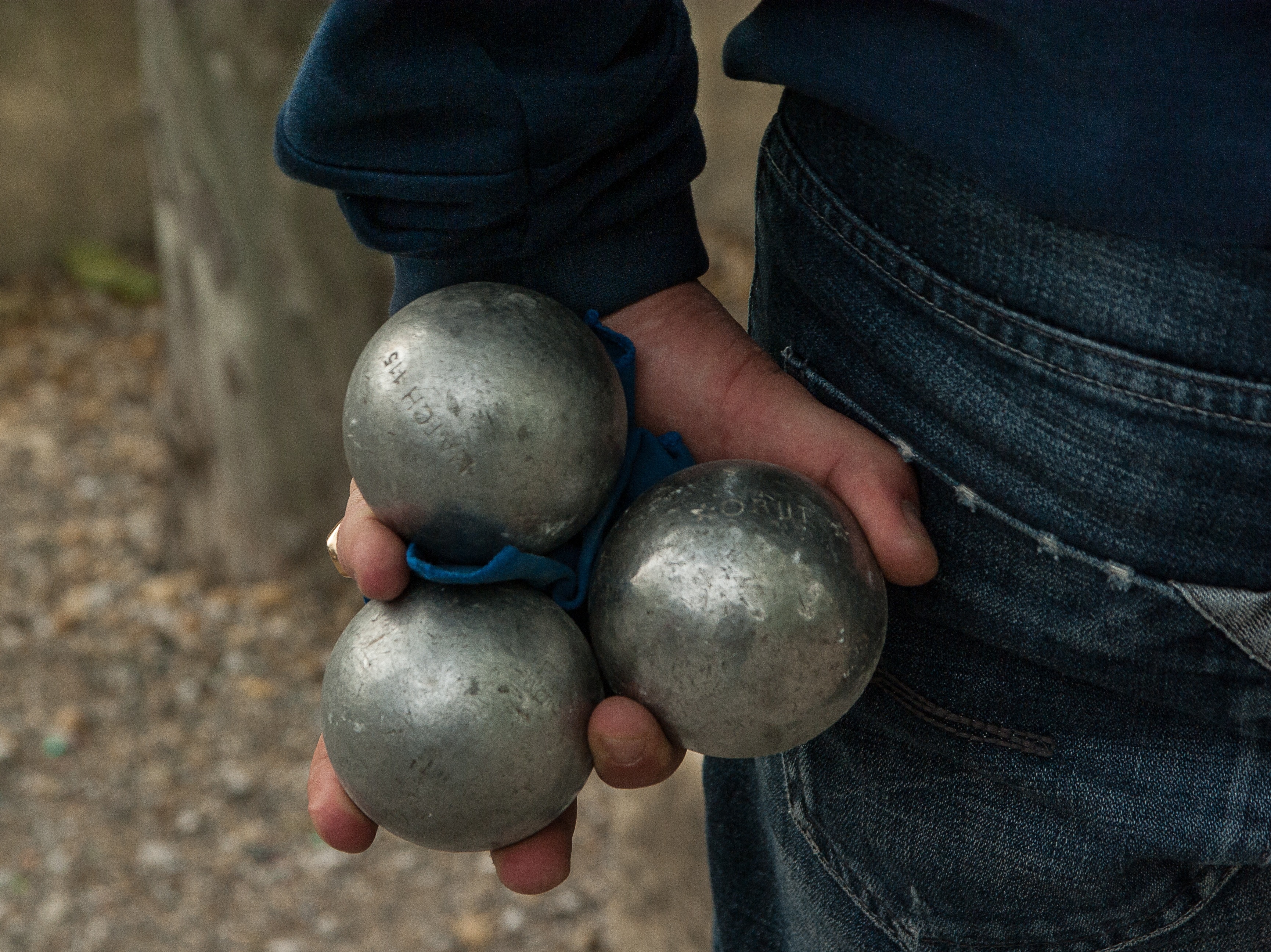 3 stainless steel balls