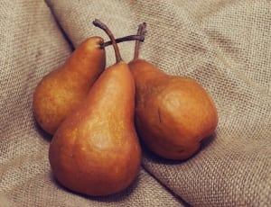 3 pear fruits thumbnail