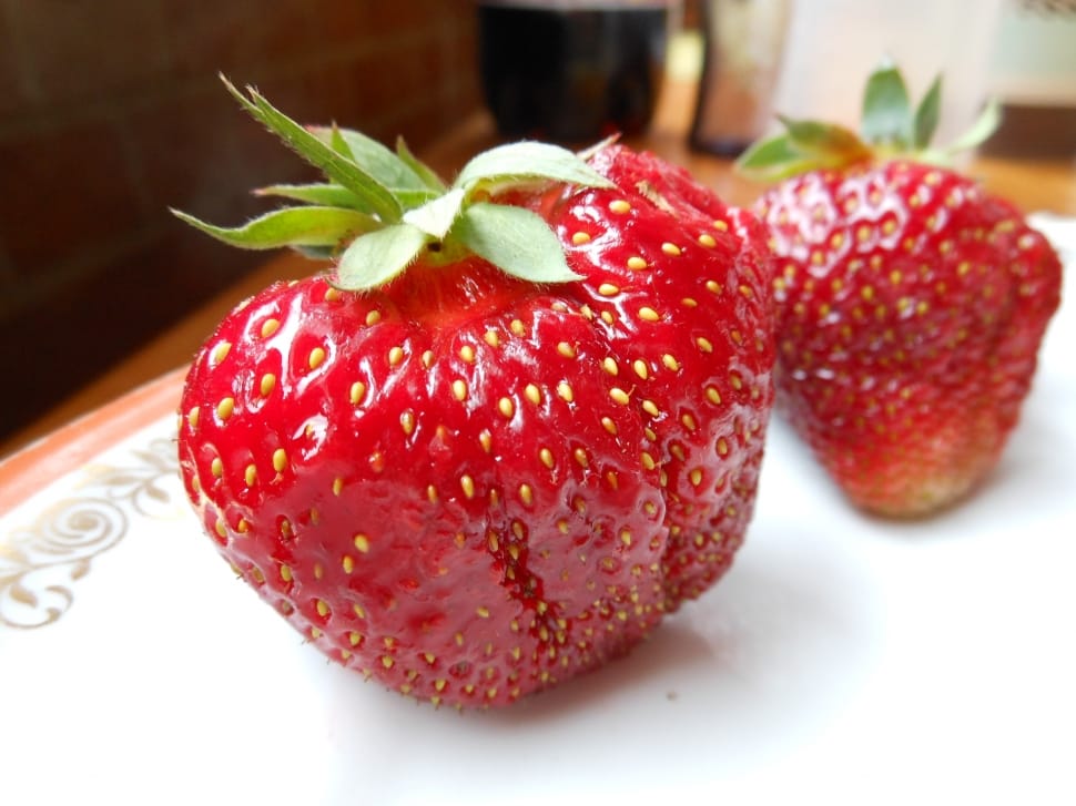 2 strawberries preview