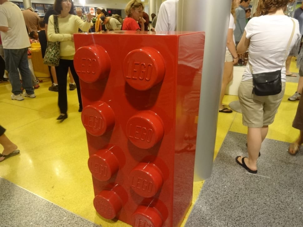 red Lego block preview