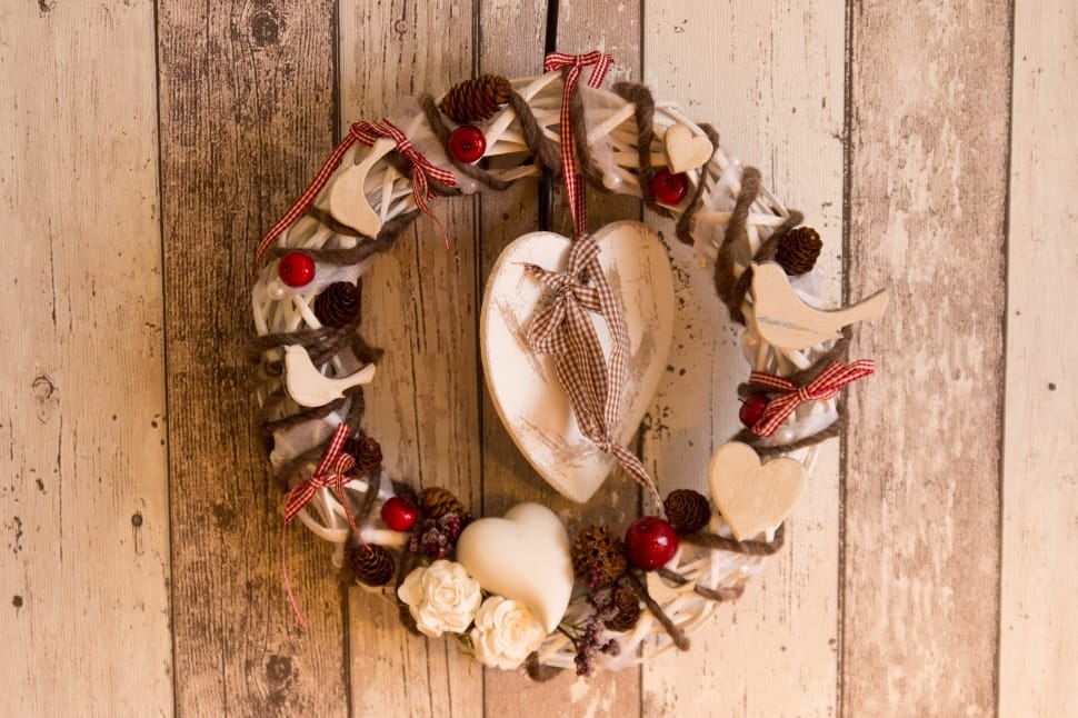 beige red and brown twigs bird wreath preview