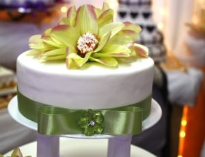 floral cake in closeup photo thumbnail