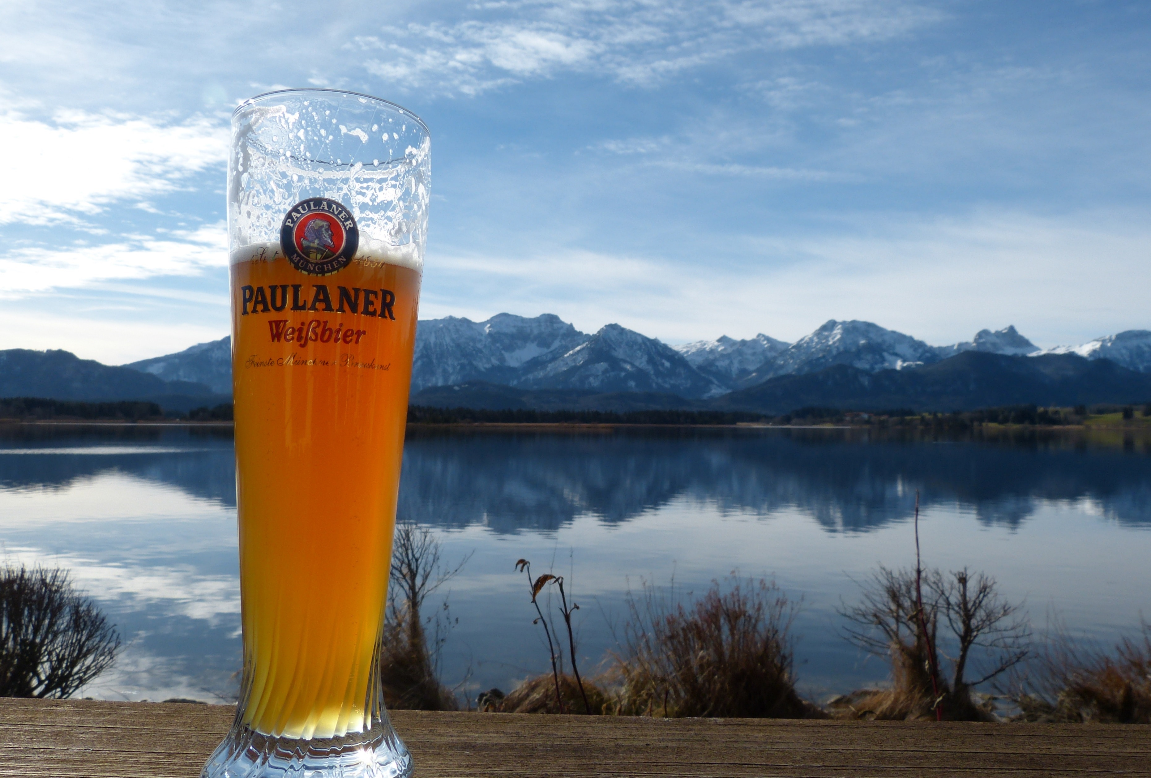 Пивной рай. Бавария Пауланер. Пиво from Mountains Lager Германия. Озеро пиво. Пивные горы.