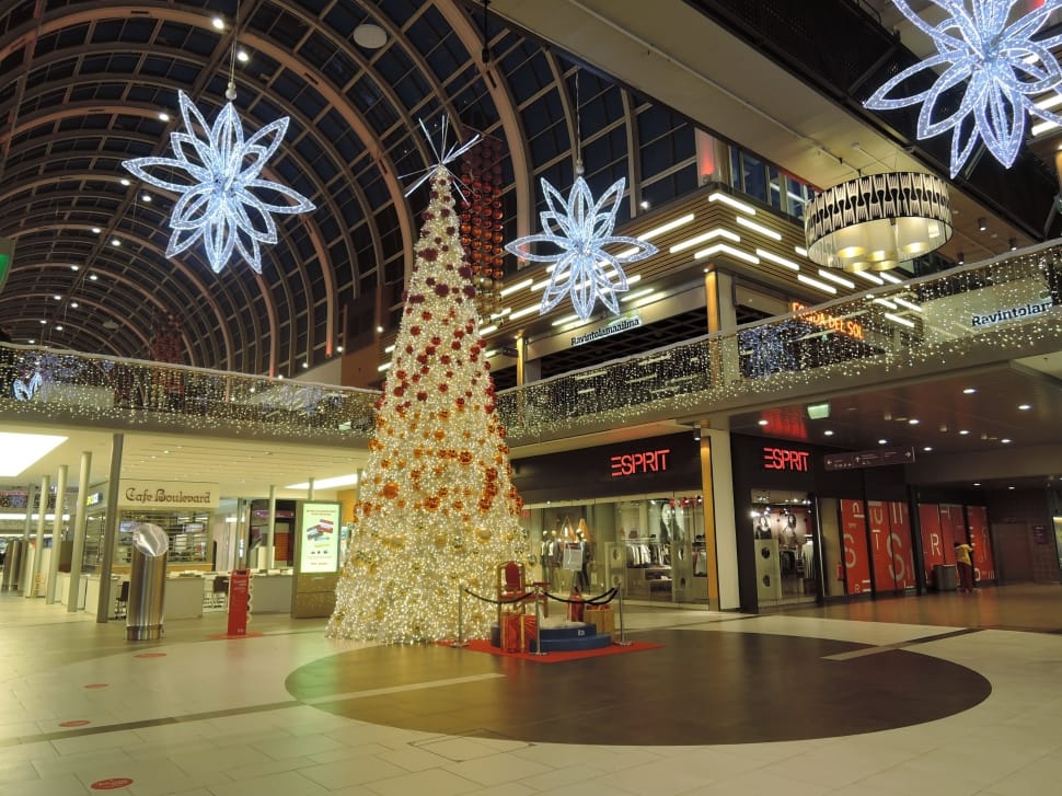 white and red christmas tree preview