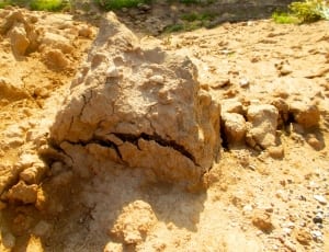 beige mud formation thumbnail