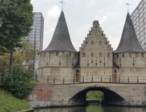 gray bridge castle thumbnail
