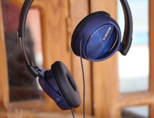 blue sony headphones thumbnail