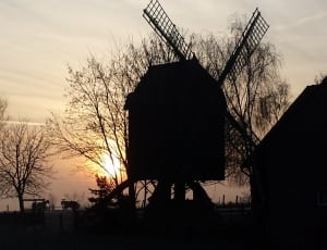 silhouette of windmill thumbnail