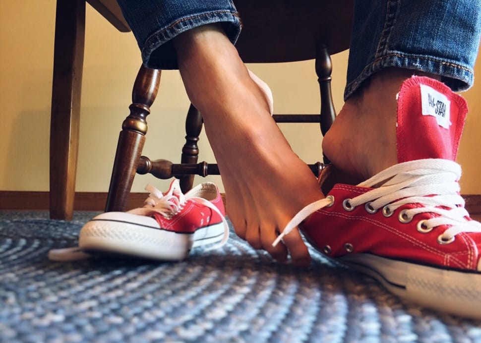 red converse all star high top senakers preview