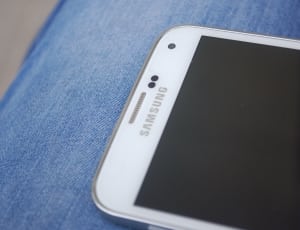 white samsung android smartphone thumbnail