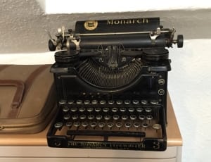 black monarch typewriter thumbnail