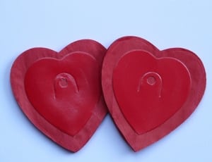 2 red wooden heart shape board thumbnail