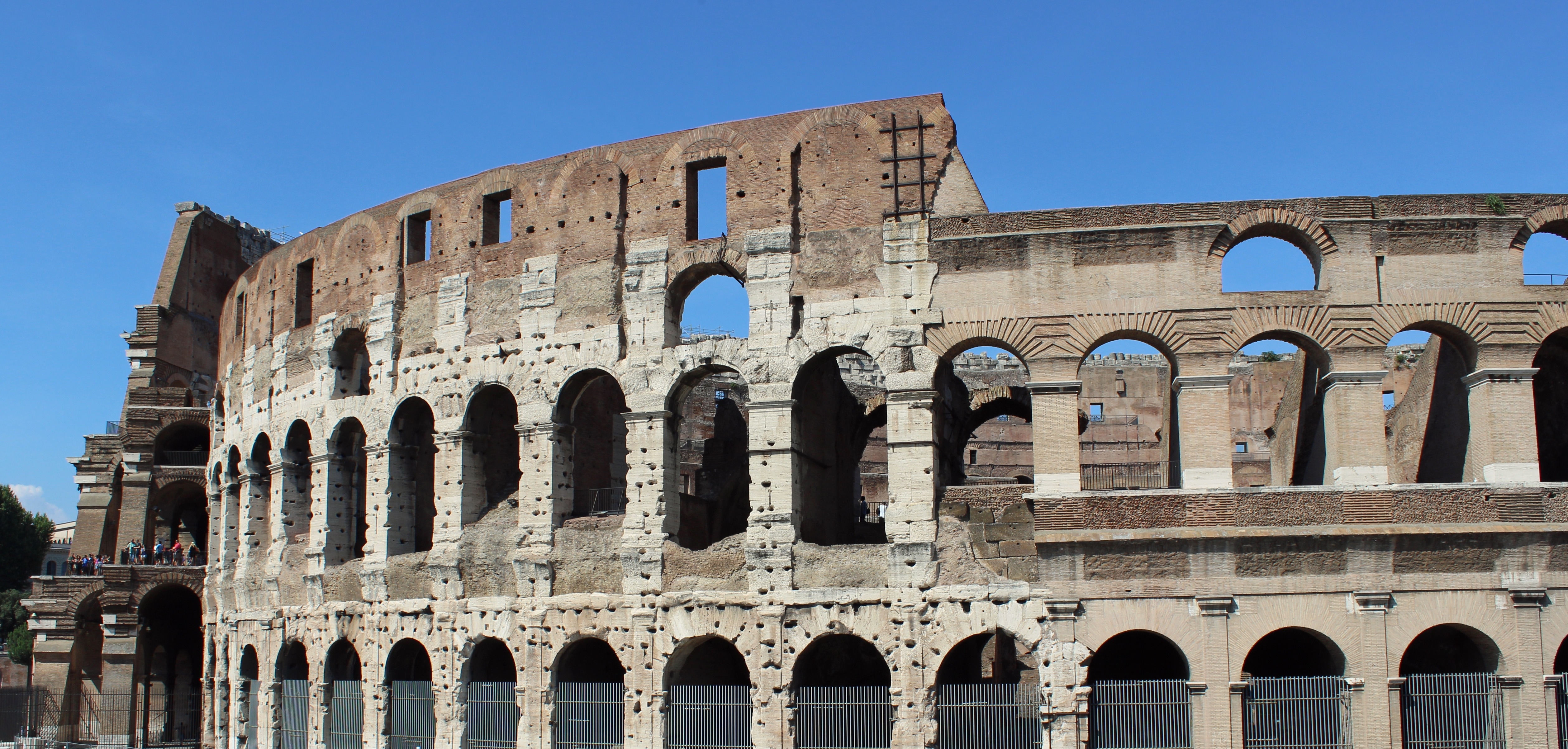 Римские алы. Колизей фасад. Фото Колизея в древнем Риме. Colosseum in Rome, Italy. Древнеримские постройки.