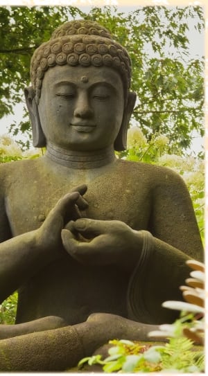 meditating buddha statue thumbnail