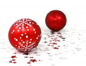 2 red and white baubles thumbnail