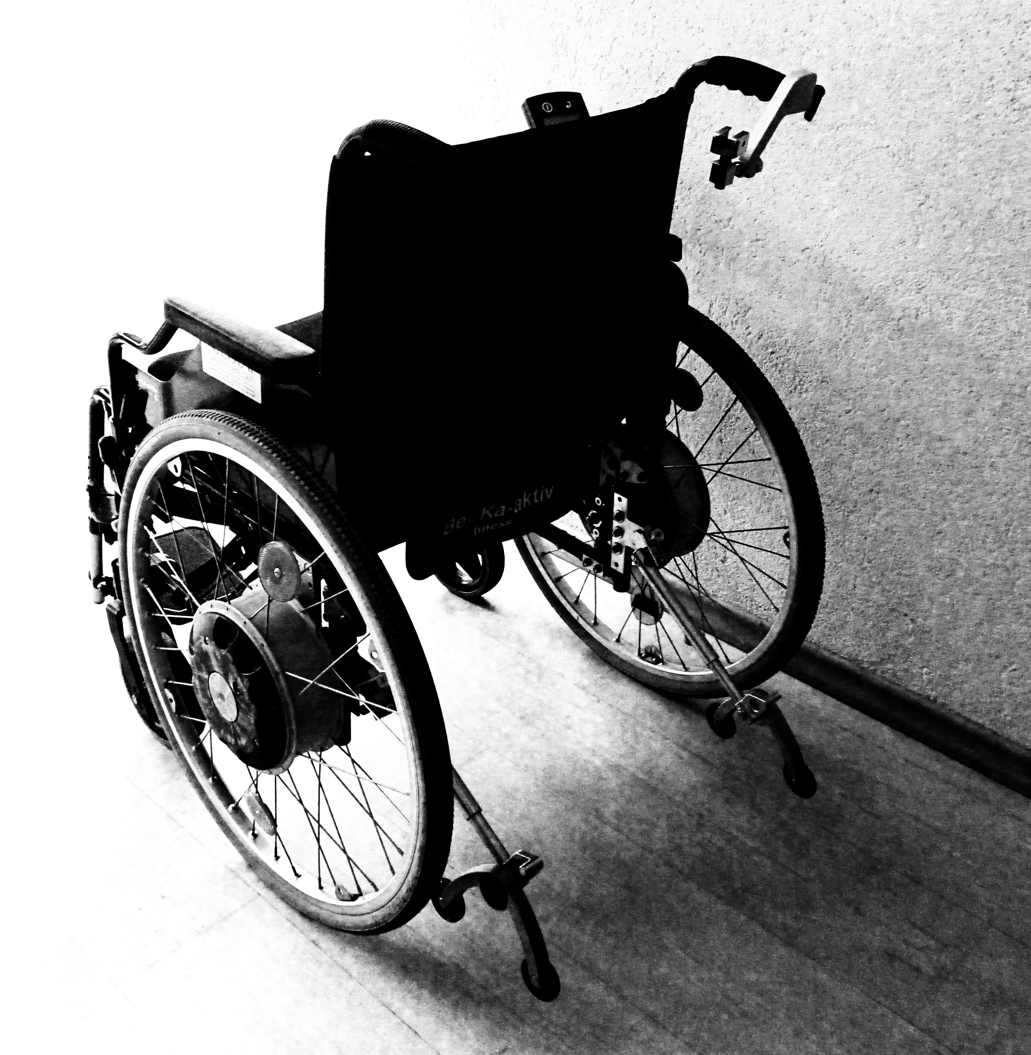 black wheel chair