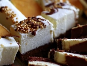 vanilla and chocolate cake thumbnail