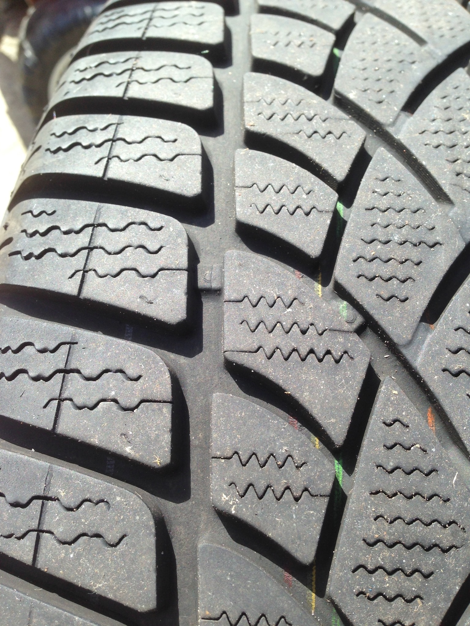 automotive radial tire