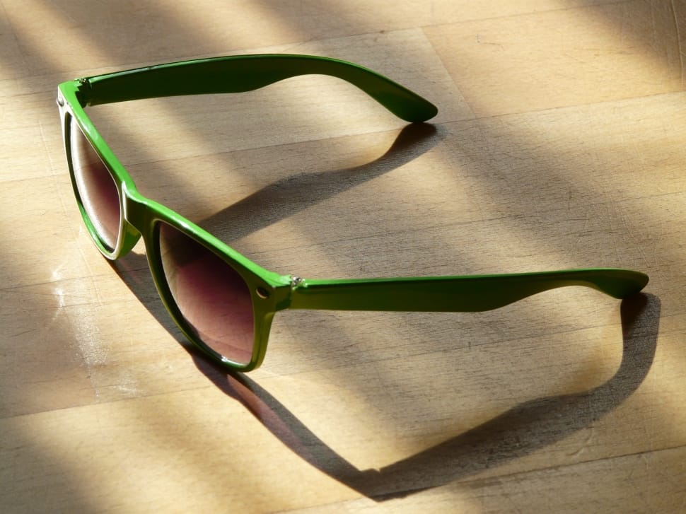 green wayfarer sunglasses preview