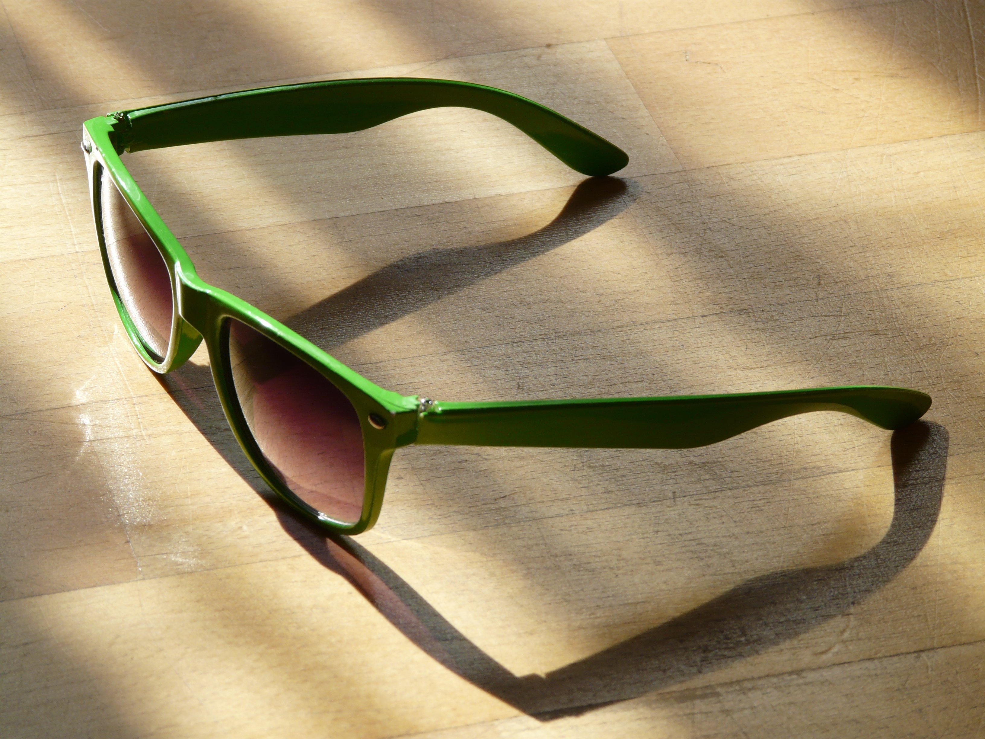 green wayfarer sunglasses