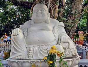 white buddha statue thumbnail