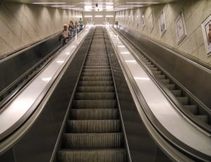 3 black escalator thumbnail