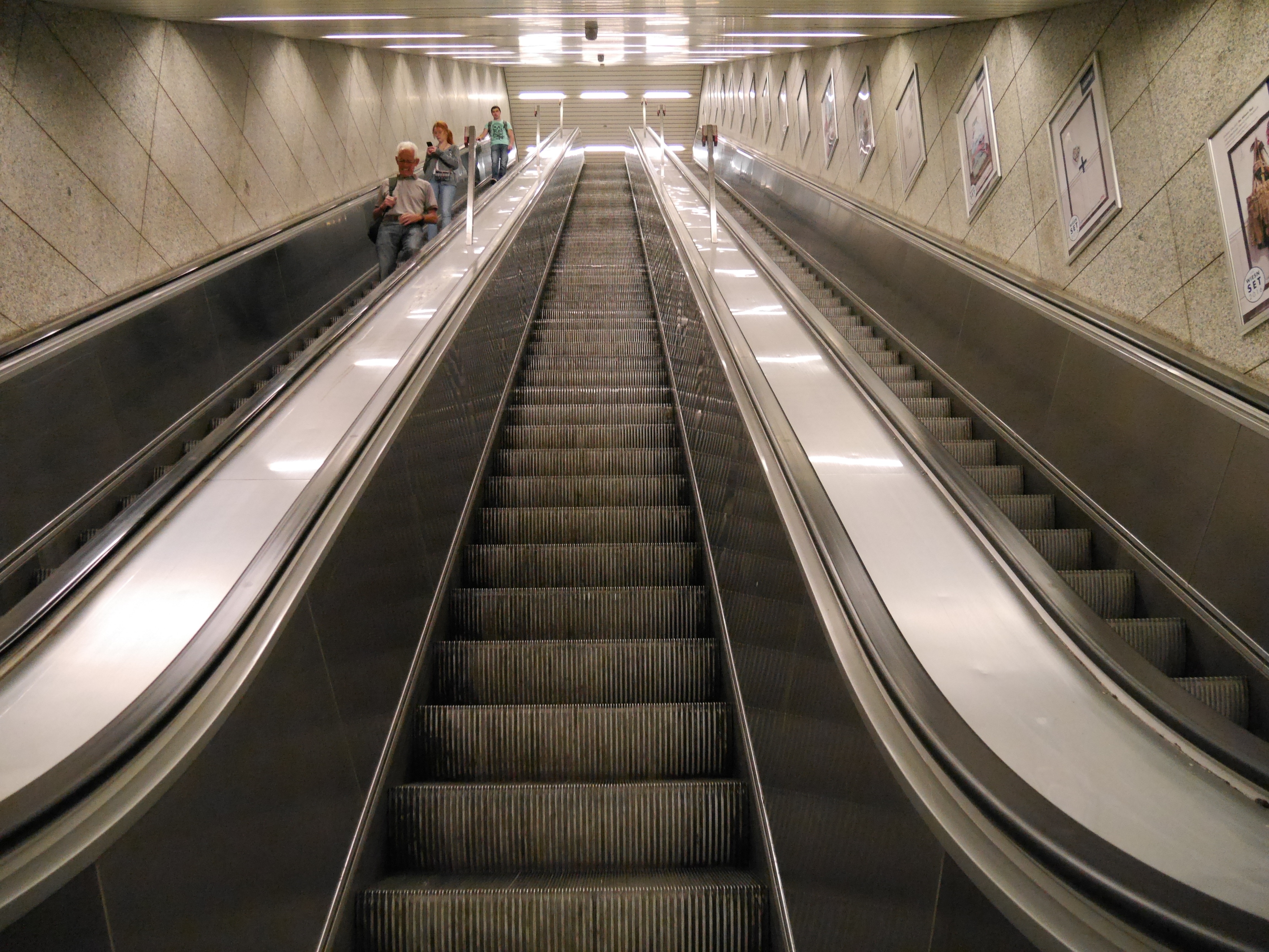 3 black escalator
