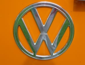 silver volkswagen emblem thumbnail