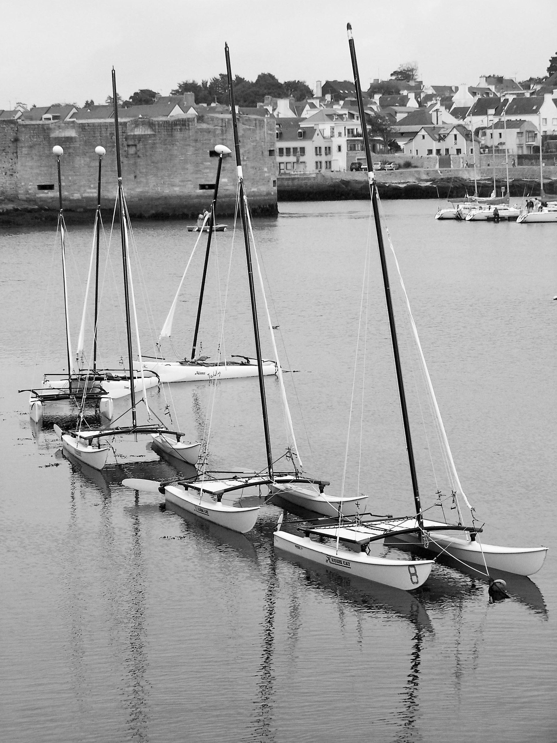 6 sailing boats