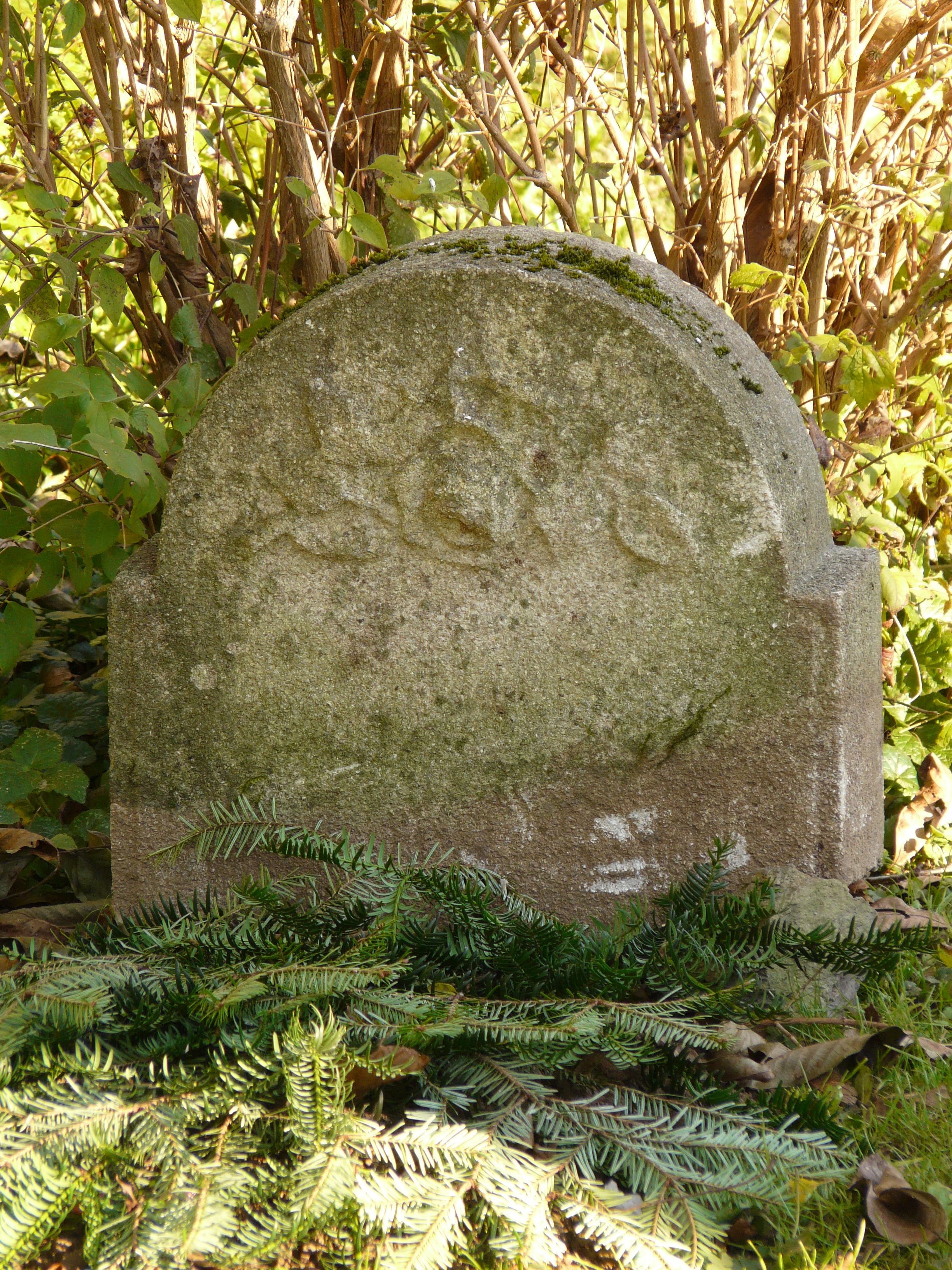gray tombstone