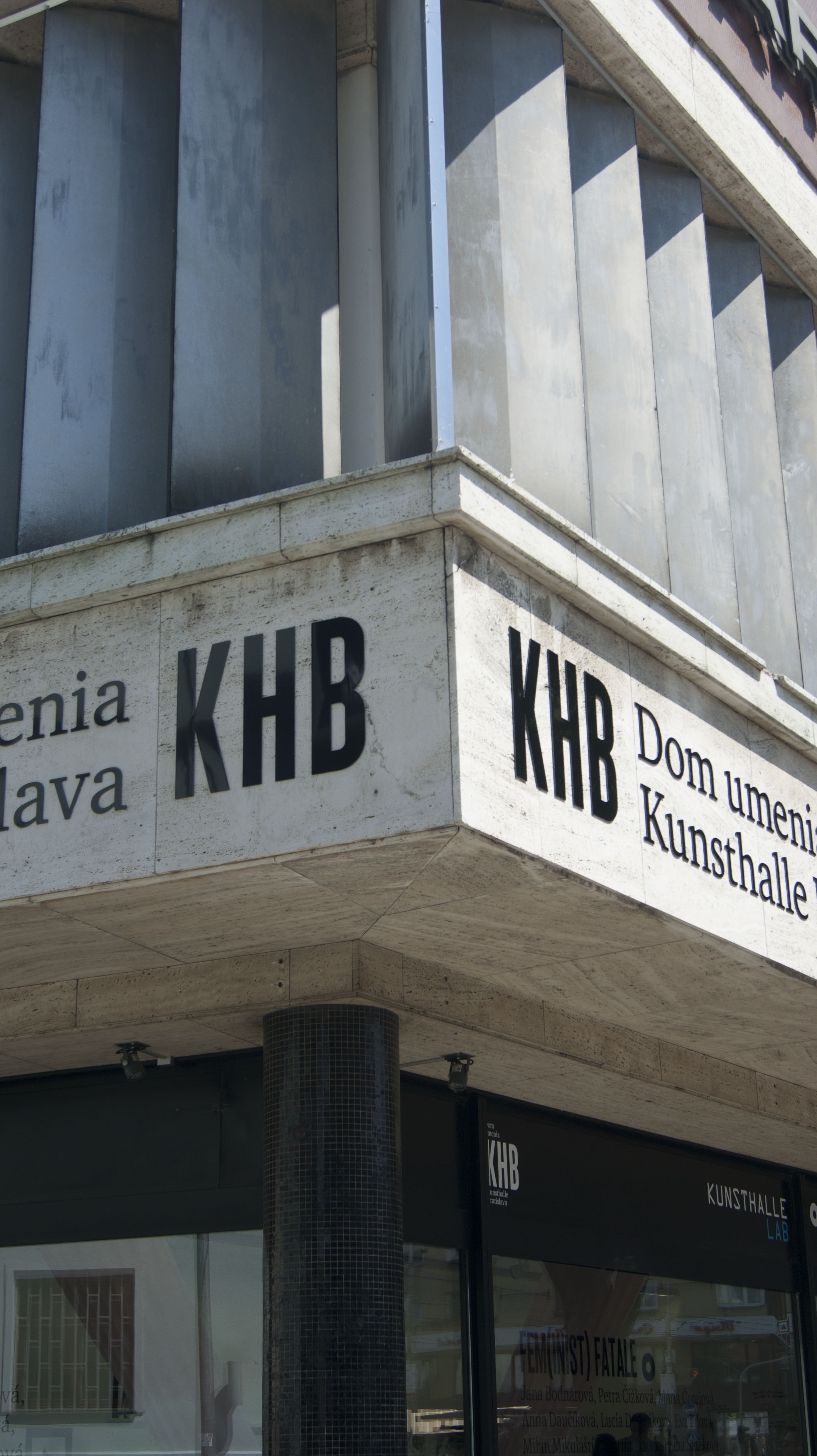khb dom kunsthalle wall sign