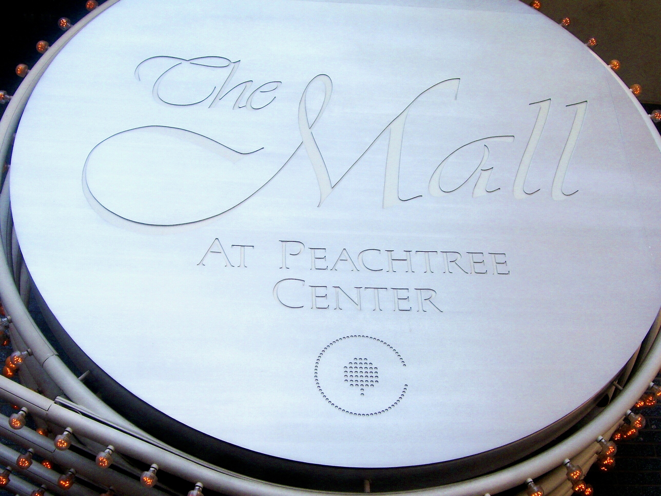 the mall at peachtree center sign