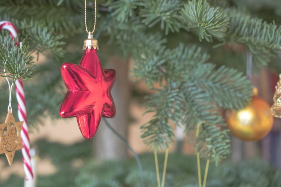 red star shaped christmas bauble preview