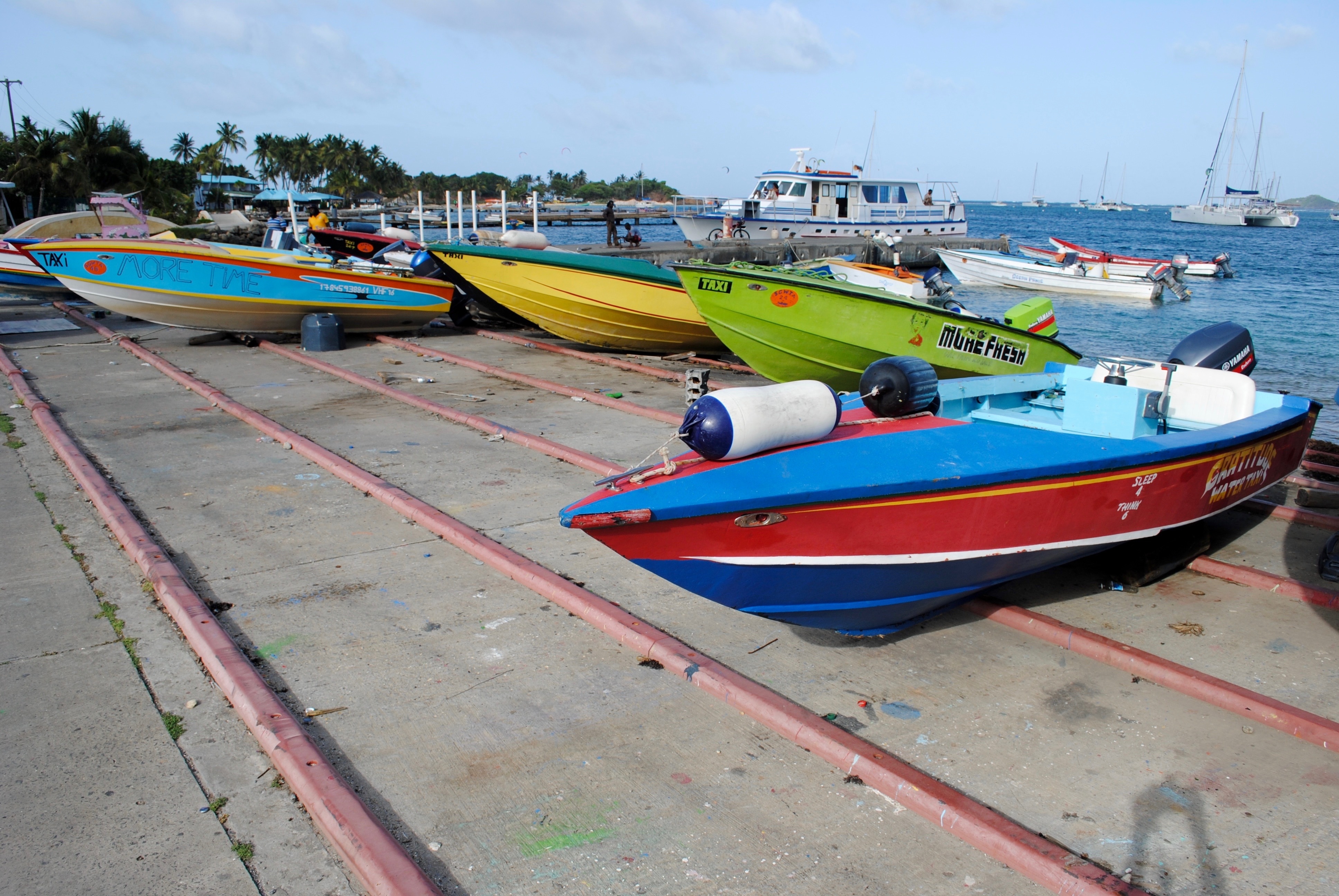outboard boat lot