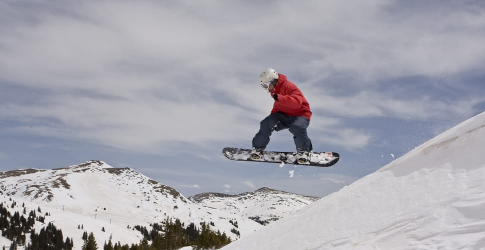 black snowboard preview