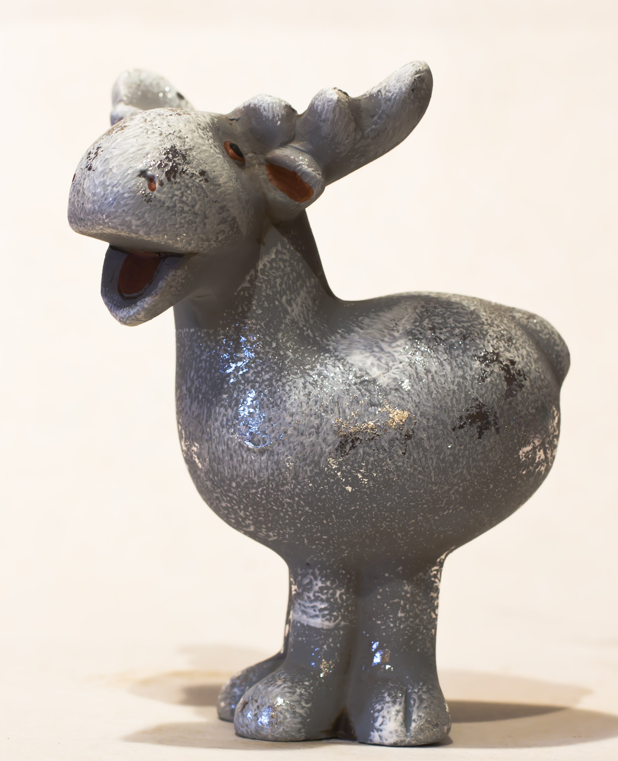 gray moose figurine