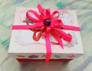 pink and white gift box thumbnail