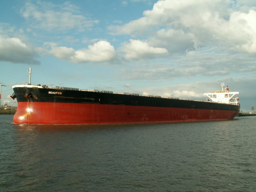 black and red cargo ship free image | Peakpx