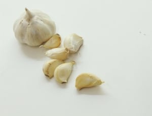 garlic clove thumbnail