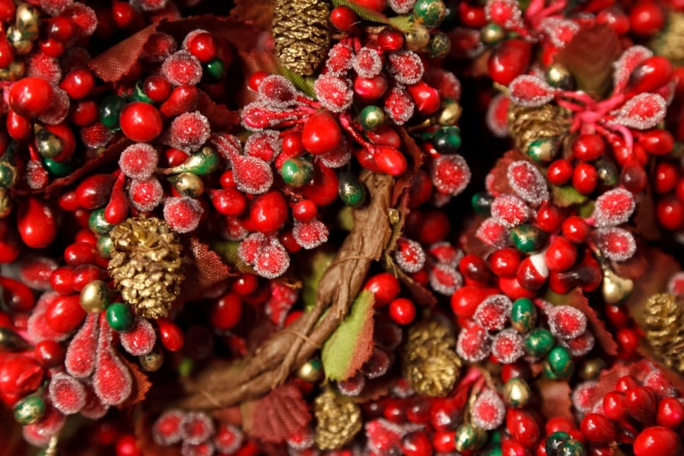 red green gold christmas plant decor preview