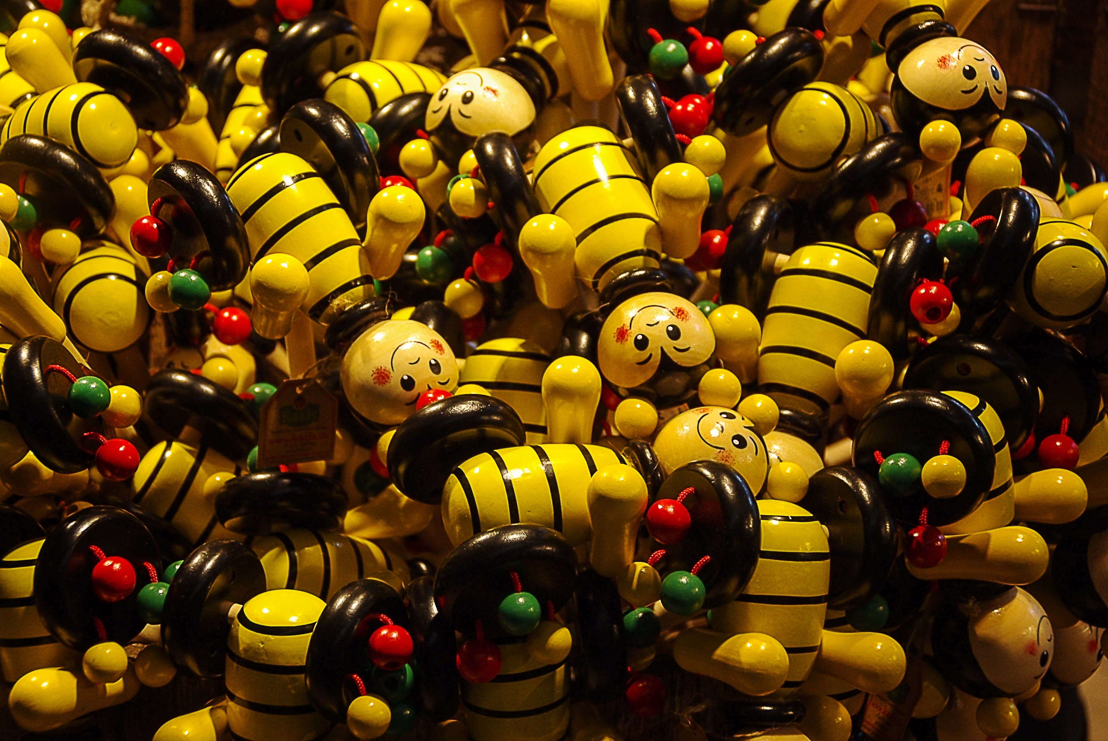 plastic bee toy lot