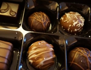 6 chocolate pastries thumbnail