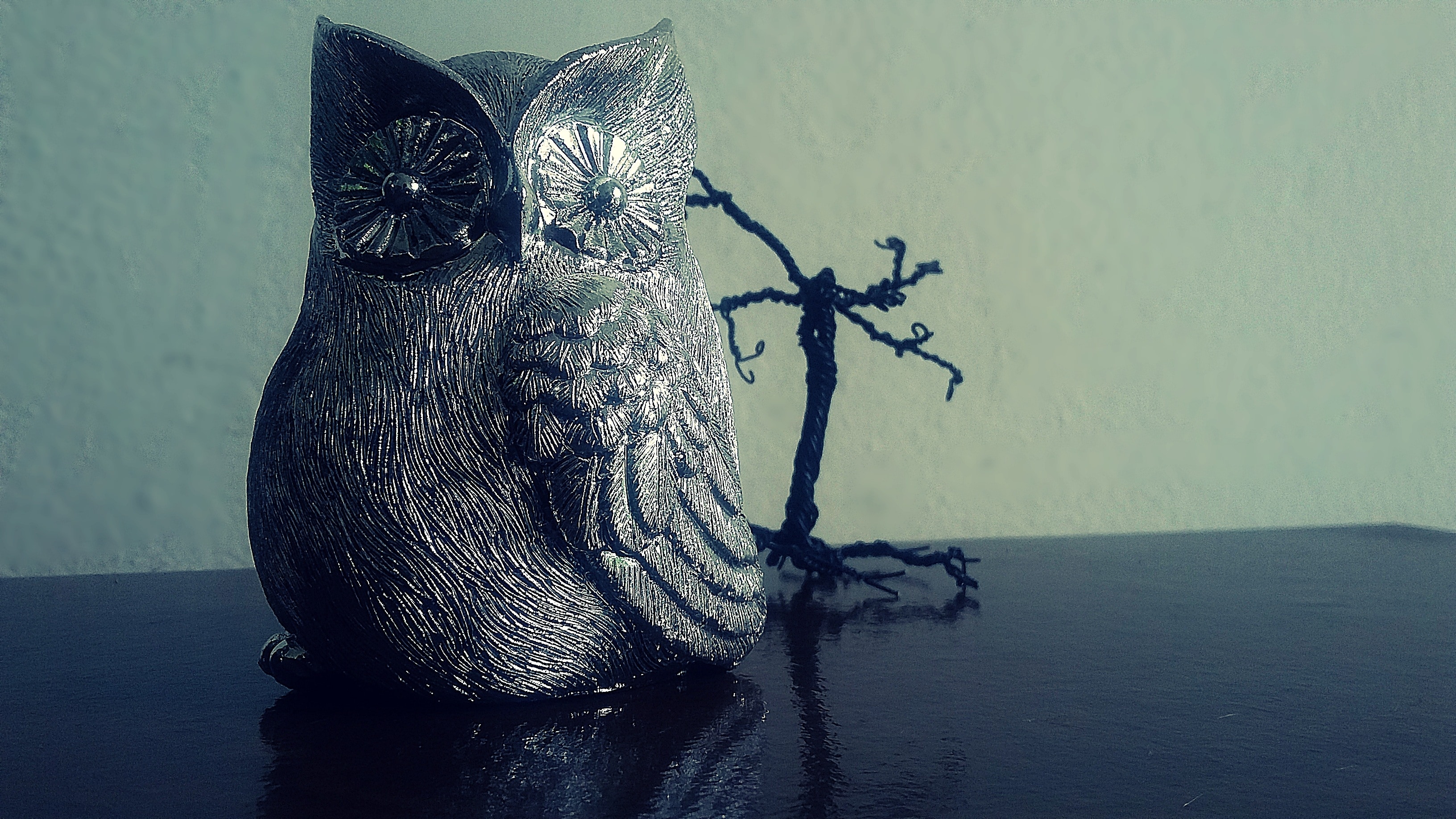gray owl table decor