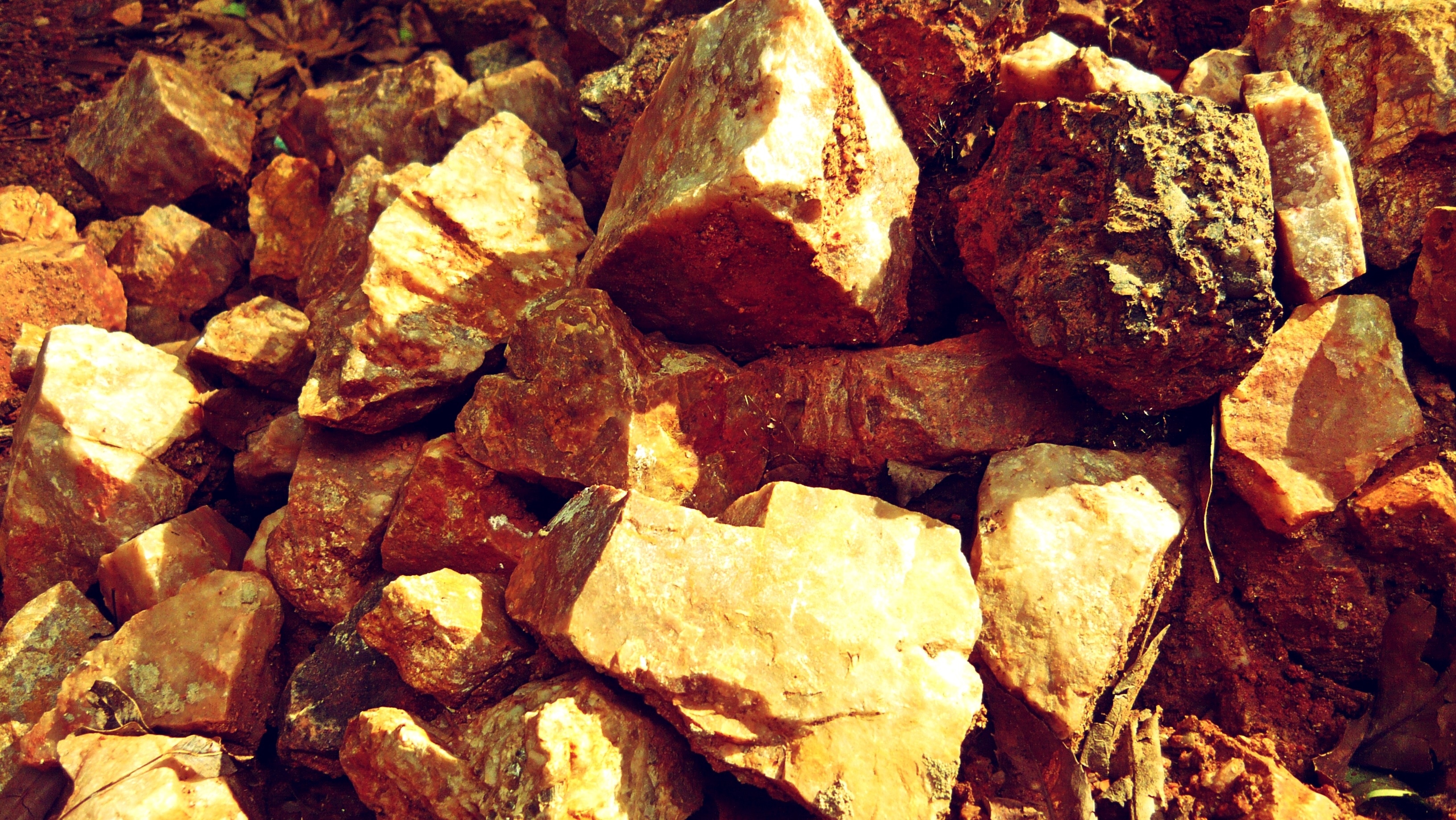 pile of brown rocks