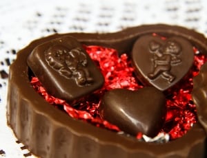 brown and red chocolate thumbnail